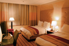 1280px Hotel room renaissance columbus ohio