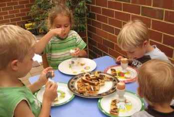 kids eating